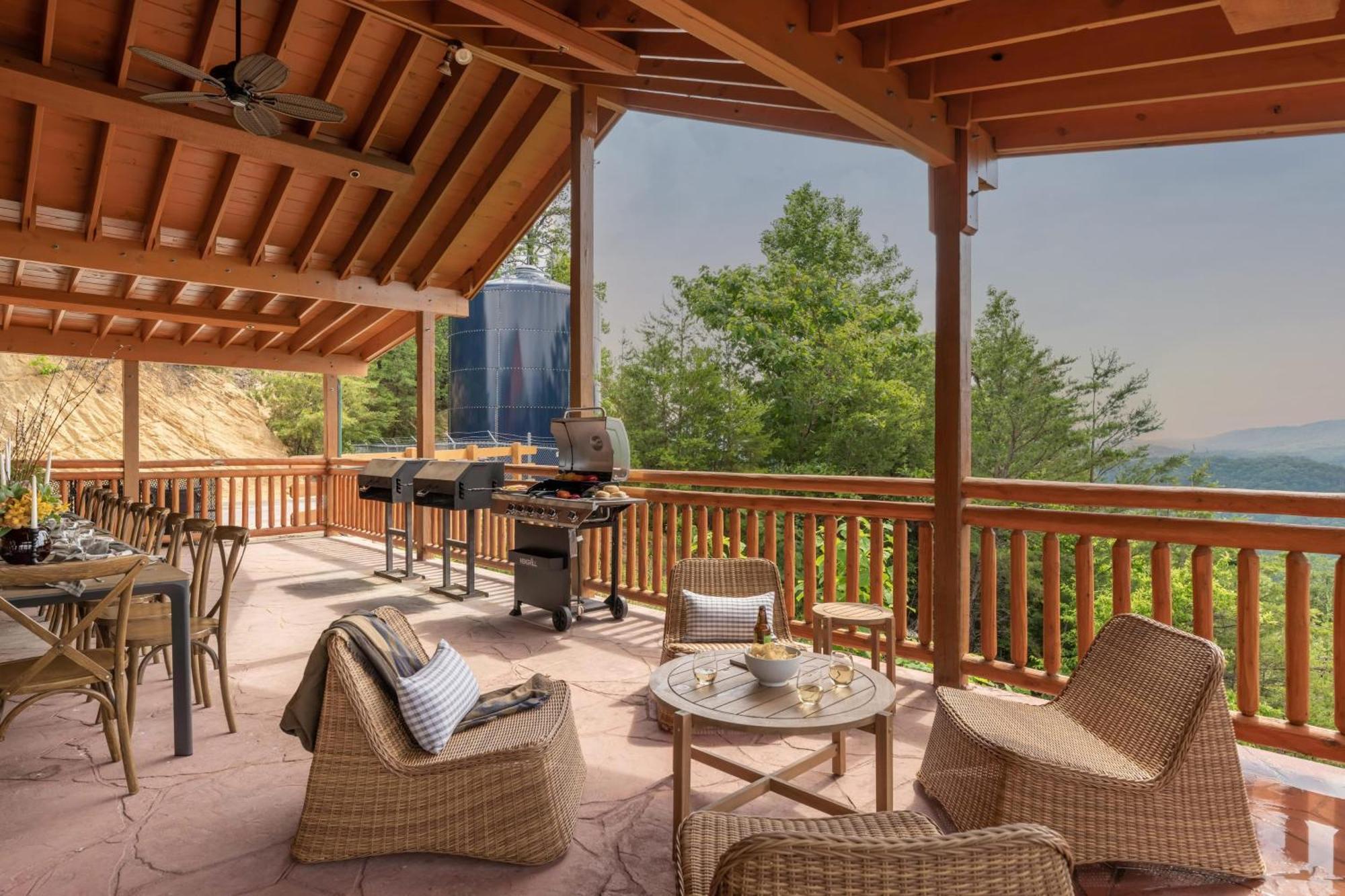 Sugarland By Avantstay Sleeps 28 Home Theatre Two Hot Tubs Indoor Pool Incredible Views Pigeon Forge Dış mekan fotoğraf